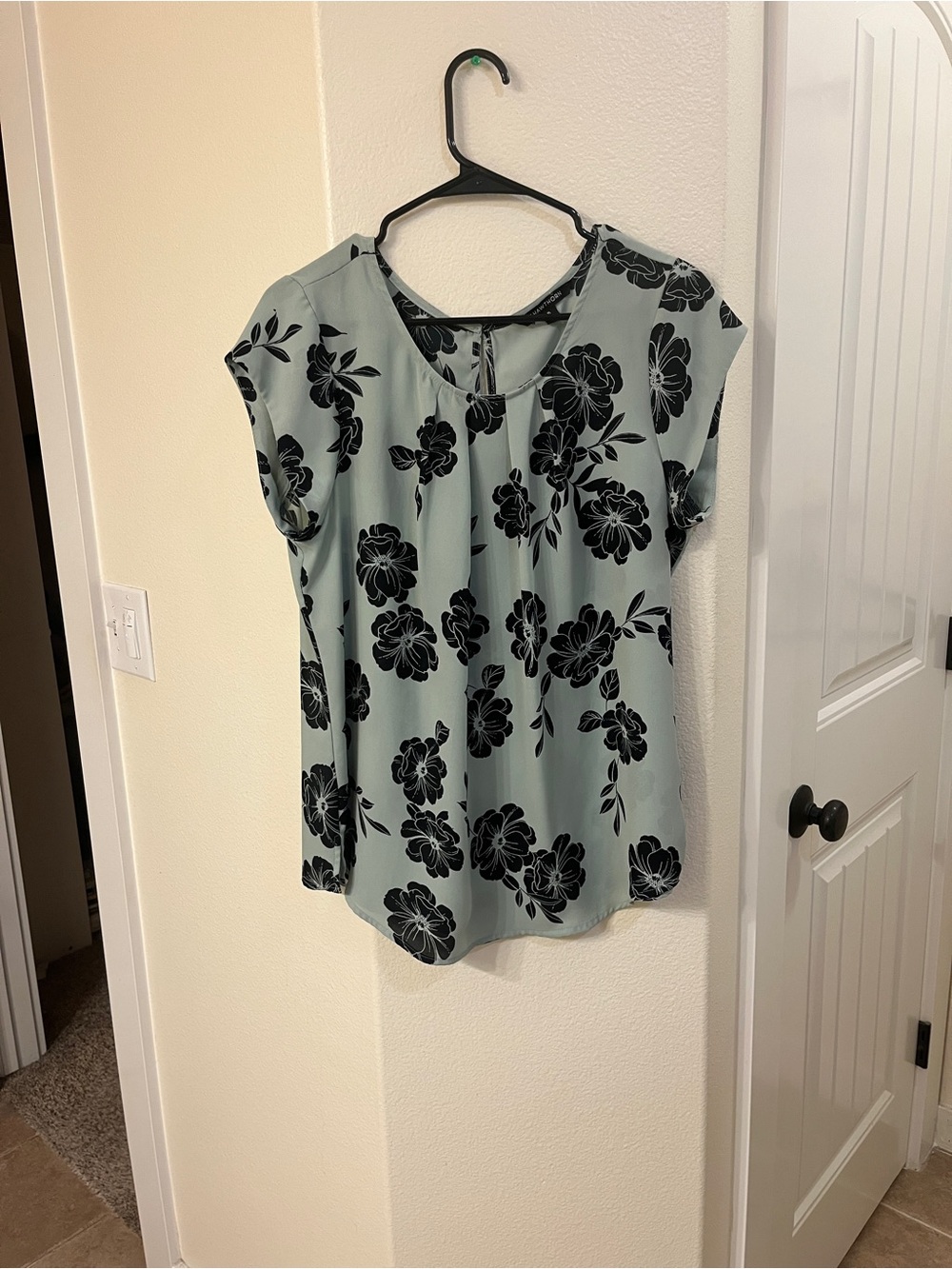 41 Hawthorn Sage Floral Cap Sleeve Blouse